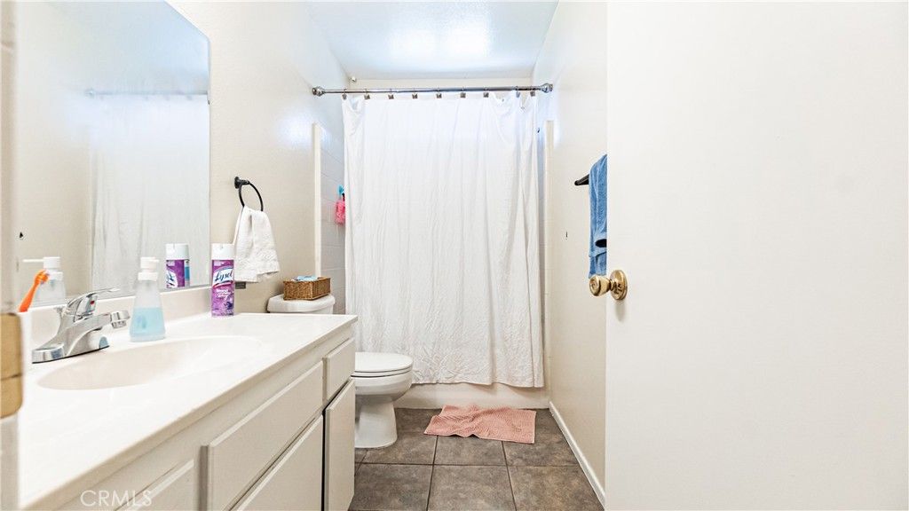 Image 19 of property listing at 22993 Eyota, Apple Valley, CA 92308