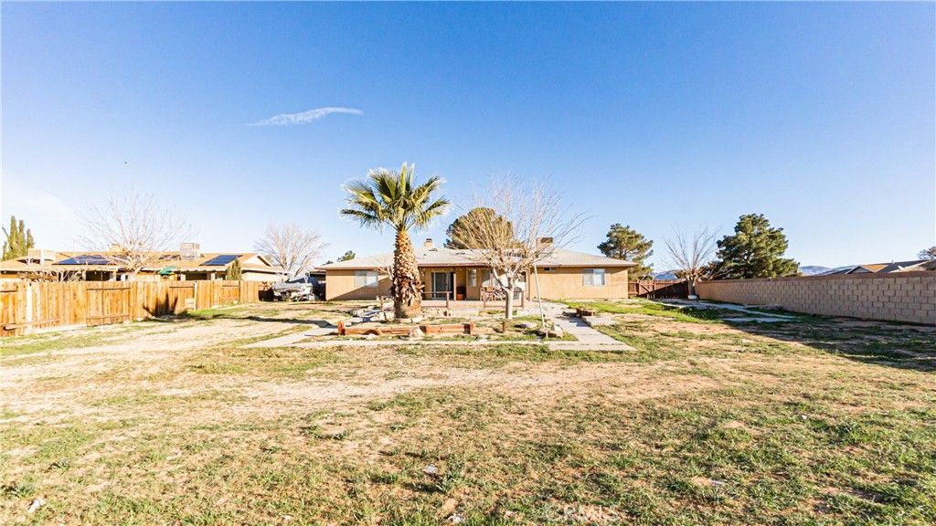 Image 31 of property listing at 22993 Eyota, Apple Valley, CA 92308
