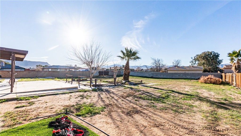 Image 34 of property listing at 22993 Eyota, Apple Valley, CA 92308