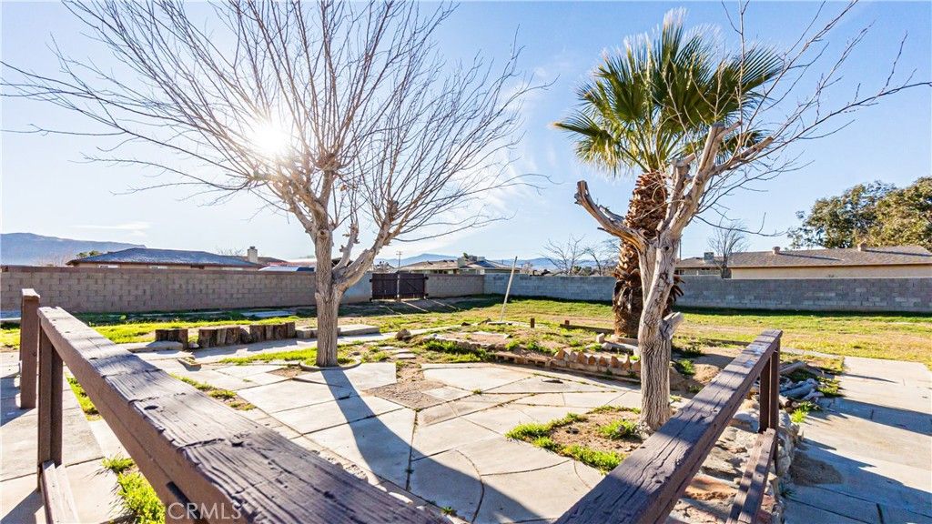 Image 35 of property listing at 22993 Eyota, Apple Valley, CA 92308