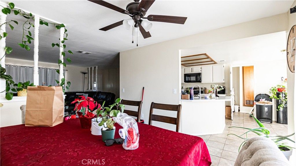 Image 9 of property listing at 22993 Eyota, Apple Valley, CA 92308