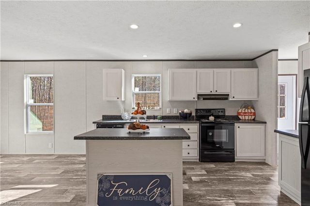 251 Center Lane, Thurmond, NC 28683