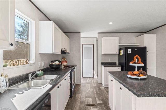 251 Center Lane, Thurmond, NC 28683