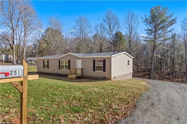 251 Center Lane, Thurmond, NC 28683