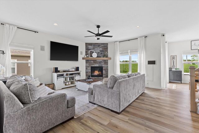 2906 Yahara DRIVE, Summit, WI 53066