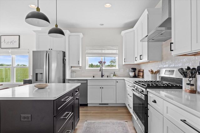 2906 Yahara DRIVE, Summit, WI 53066