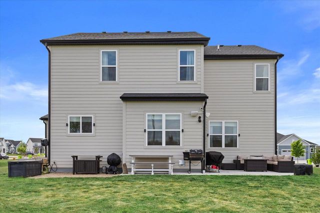2906 Yahara DRIVE, Summit, WI 53066