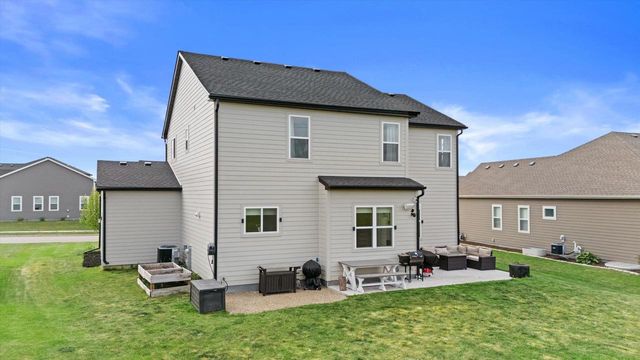 2906 Yahara DRIVE, Summit, WI 53066