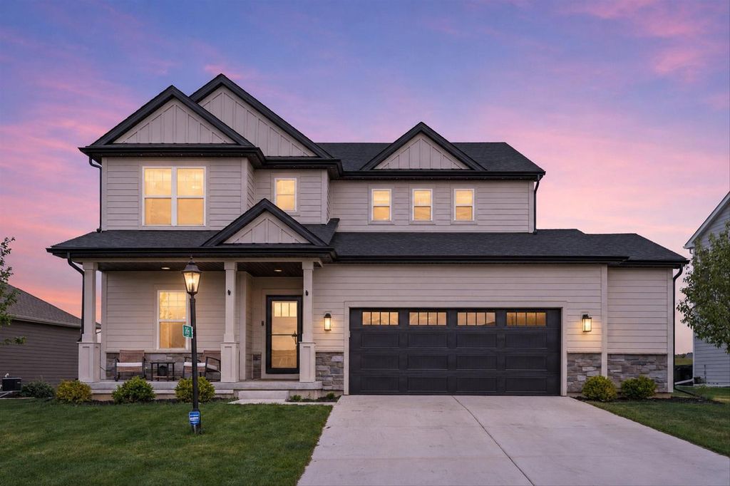 2906 Yahara DRIVE, Summit, WI 53066