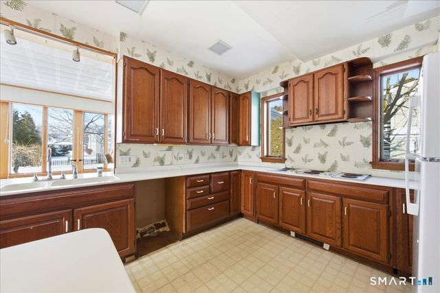 15 Moss Street, Stonington, CT 06379