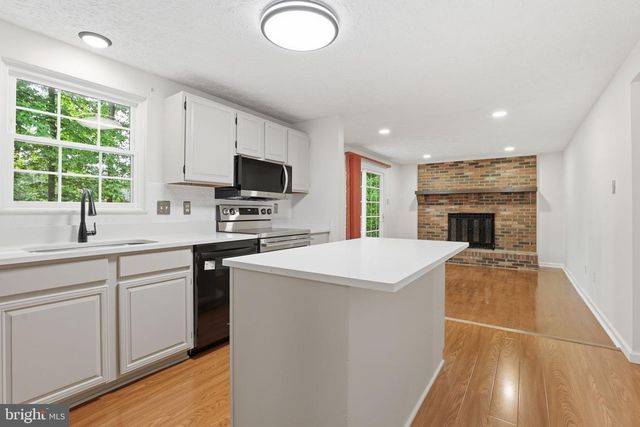 15247 LOUIS MILL DR, Chantilly, VA 20151