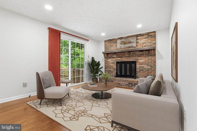 15247 LOUIS MILL DR, Chantilly, VA 20151