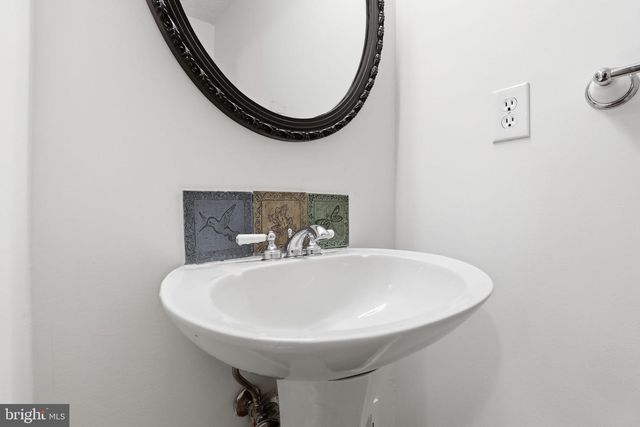 15247 LOUIS MILL DR, Chantilly, VA 20151