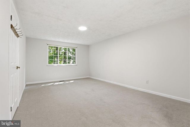 15247 LOUIS MILL DR, Chantilly, VA 20151