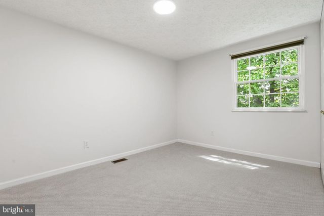 15247 LOUIS MILL DR, Chantilly, VA 20151