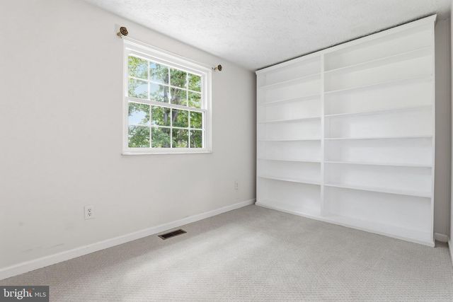 15247 LOUIS MILL DR, Chantilly, VA 20151