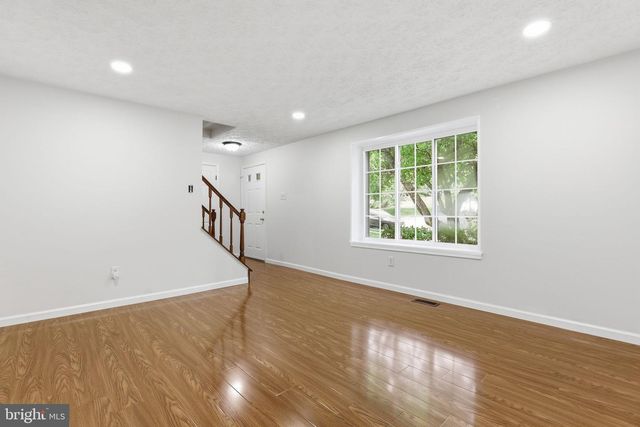 15247 LOUIS MILL DR, Chantilly, VA 20151