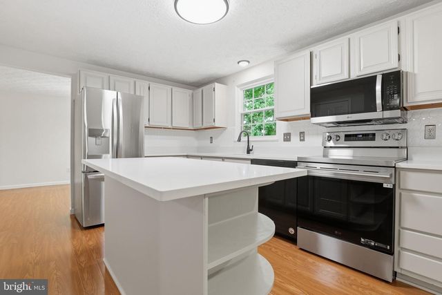 15247 LOUIS MILL DR, Chantilly, VA 20151