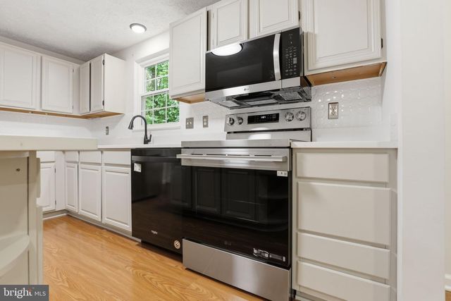 15247 LOUIS MILL DR, Chantilly, VA 20151