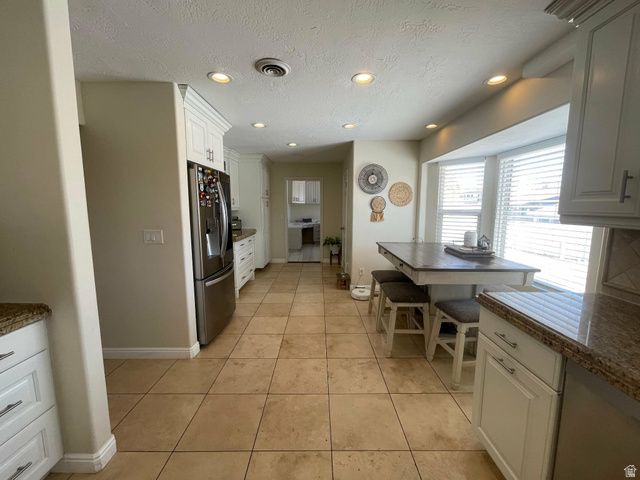 5549 S APPLEVALE DR, Murray, UT 84123