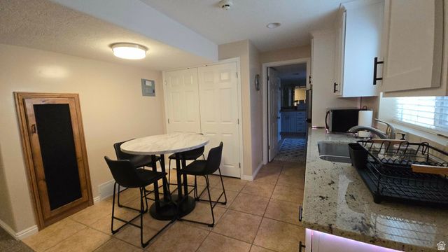 5549 S APPLEVALE DR, Murray, UT 84123