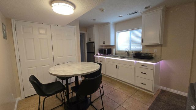 5549 S APPLEVALE DR, Murray, UT 84123