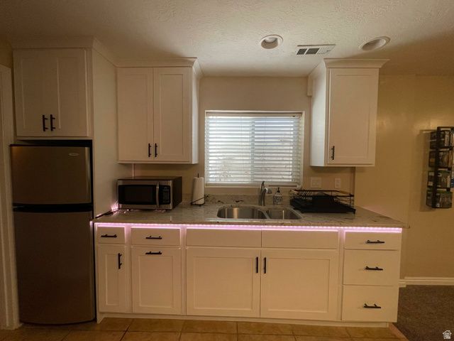 5549 S APPLEVALE DR, Murray, UT 84123