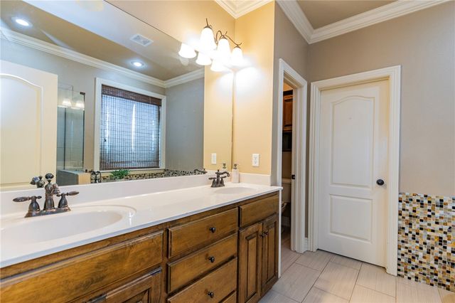 6515 Stone Lake Drive, Rogers, AR 72758