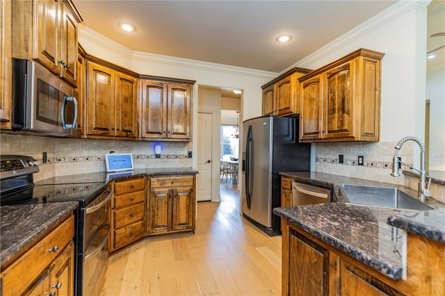 6515 Stone Lake Drive, Rogers, AR 72758