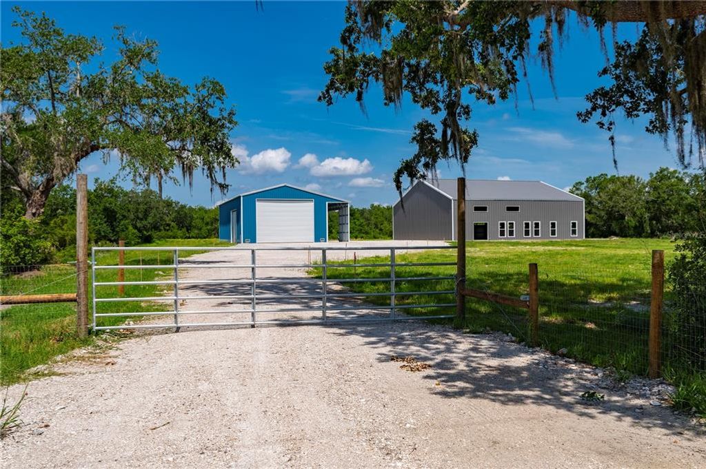 2593 NW GENES LITTLE ACRES AVENUE, Arcadia, FL 34266