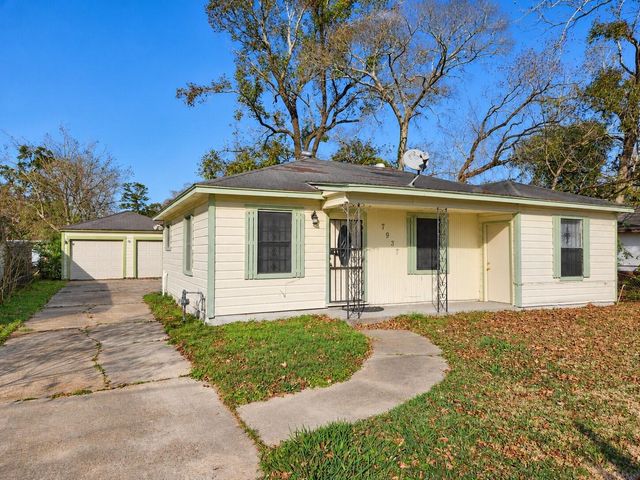 7937 Oak Knoll Lane, Houston, TX 77028