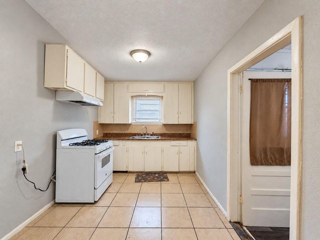 7937 Oak Knoll Lane, Houston, TX 77028