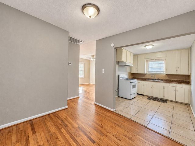 7937 Oak Knoll Lane, Houston, TX 77028