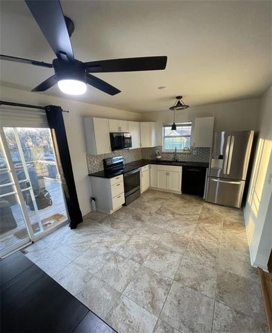 203 NW 112th Terrace, Kansas City, MO 64155