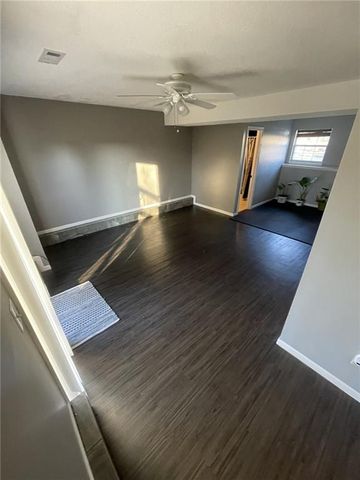 203 NW 112th Terrace, Kansas City, MO 64155