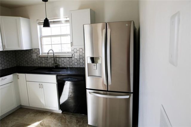 203 NW 112th Terrace, Kansas City, MO 64155