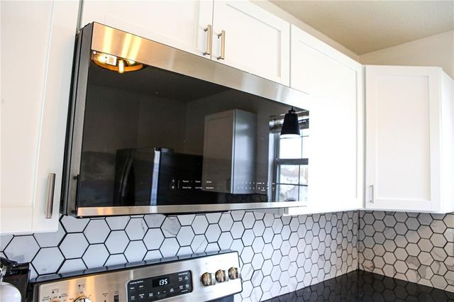 203 NW 112th Terrace, Kansas City, MO 64155