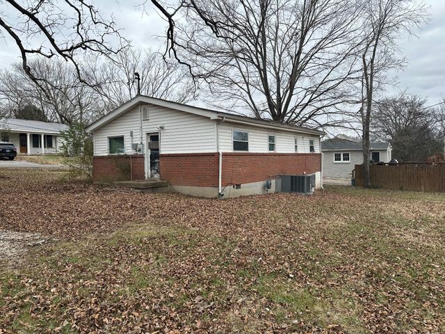 394 Moores Cir, Kingston Springs, TN 37082