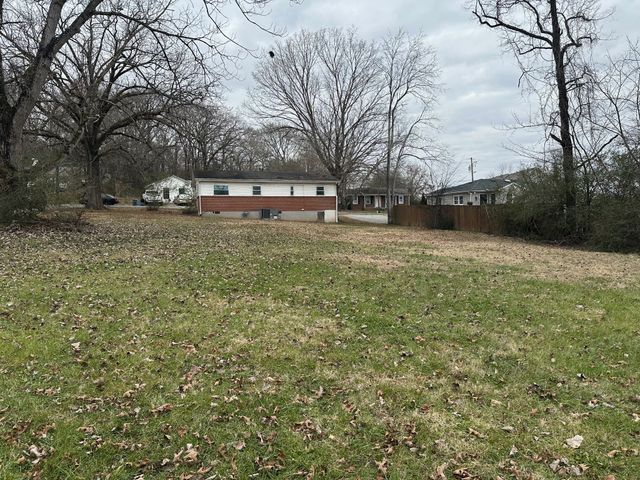 394 Moores Cir, Kingston Springs, TN 37082