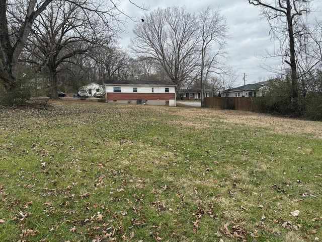 394 Moores Cir, Kingston Springs, TN 37082