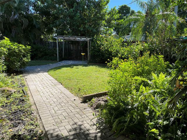 1636 NE 18th St, Fort Lauderdale, FL 33305