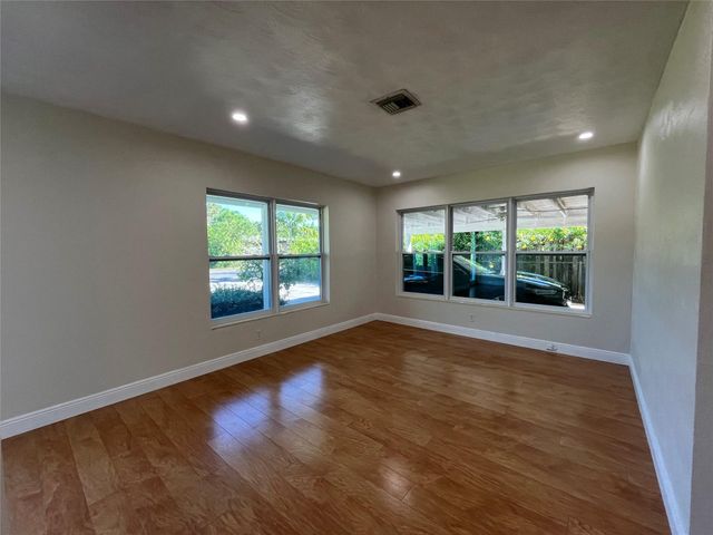 1636 NE 18th St, Fort Lauderdale, FL 33305