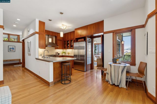 4908 Cochrane Ave, Oakland, CA 94618