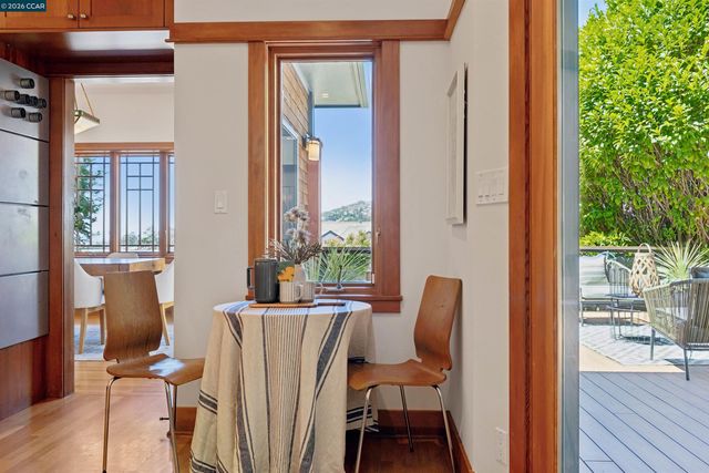 4908 Cochrane Ave, Oakland, CA 94618