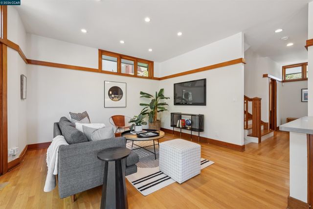 4908 Cochrane Ave, Oakland, CA 94618
