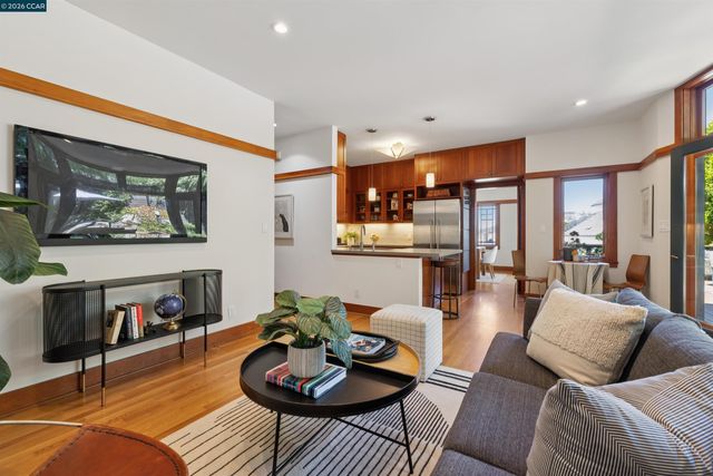4908 Cochrane Ave, Oakland, CA 94618