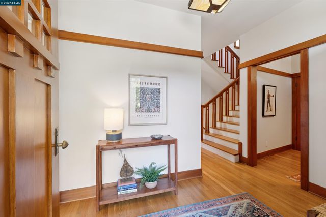 4908 Cochrane Ave, Oakland, CA 94618