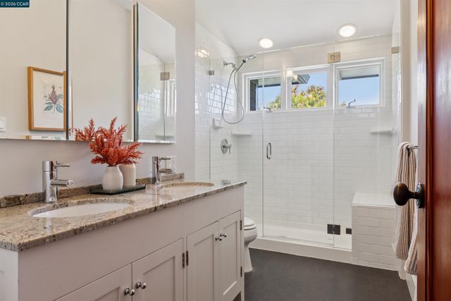 4908 Cochrane Ave, Oakland, CA 94618