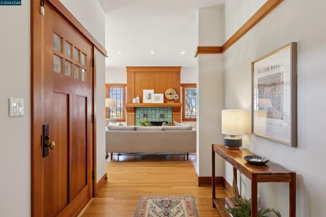 4908 Cochrane Ave, Oakland, CA 94618