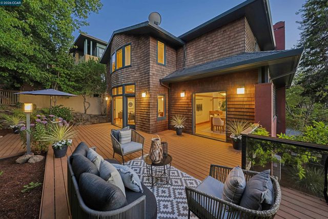 4908 Cochrane Ave, Oakland, CA 94618
